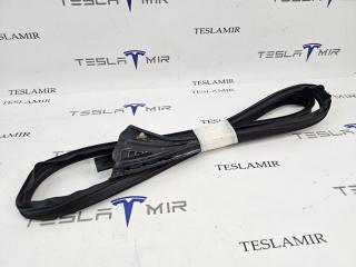 уплотнительная резинка на крышу левая Tesla Model Y 1 поколение 2024, 1497677-00