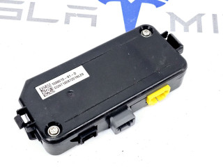 блок управления сиденьем Tesla Model 3 1 поколение 2019, 1100036-00, 1098515-70, 1098515-91