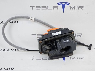 порт зарядный Tesla Model X 1 поколение 2018, 1026041-00