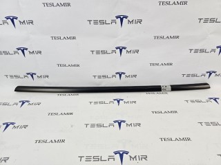 молдинг двери задней левой Tesla Model 3 2 поколение 2025, 1080745-00, 1080745-01, 1873573-99