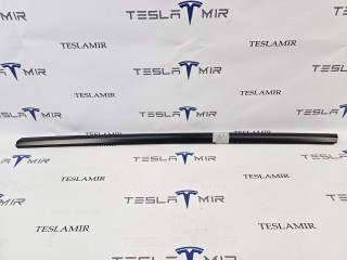 молдинг двери передней левой Tesla Model 3 2 поколение 2025, 1873571-99