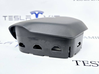 Корпус подушки безопасности водителя Tesla Model 3 1 поколение 2021, 8002052