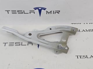 крепление ( кронштейн ) крыла Tesla Model Y 1 поколение 2025, 2095524-00