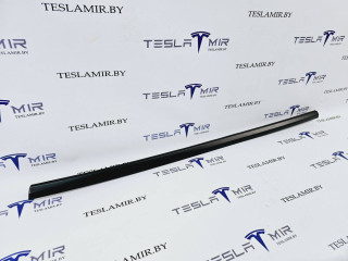 молдинг двери задней правой Tesla Model 3 1 поколение 2023, 1080748-00, 1080748-01