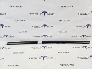 молдинг двери передней левой Tesla Model Y 1 поколение 2025, 2022803-21