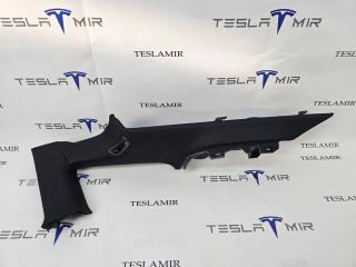 Накладка ремня безопасности стойки С левая Tesla Model 3 2 поколение 2024, 1867539-20