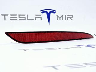 Катафот заднего бампера (отражатель) правый Tesla Model 3 1 поколение 2019, 1077407-00