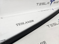 молдинг двери передней правой Tesla Model 3 1 поколение 2022, 1080684-00, 1080684-01 - фото №3
