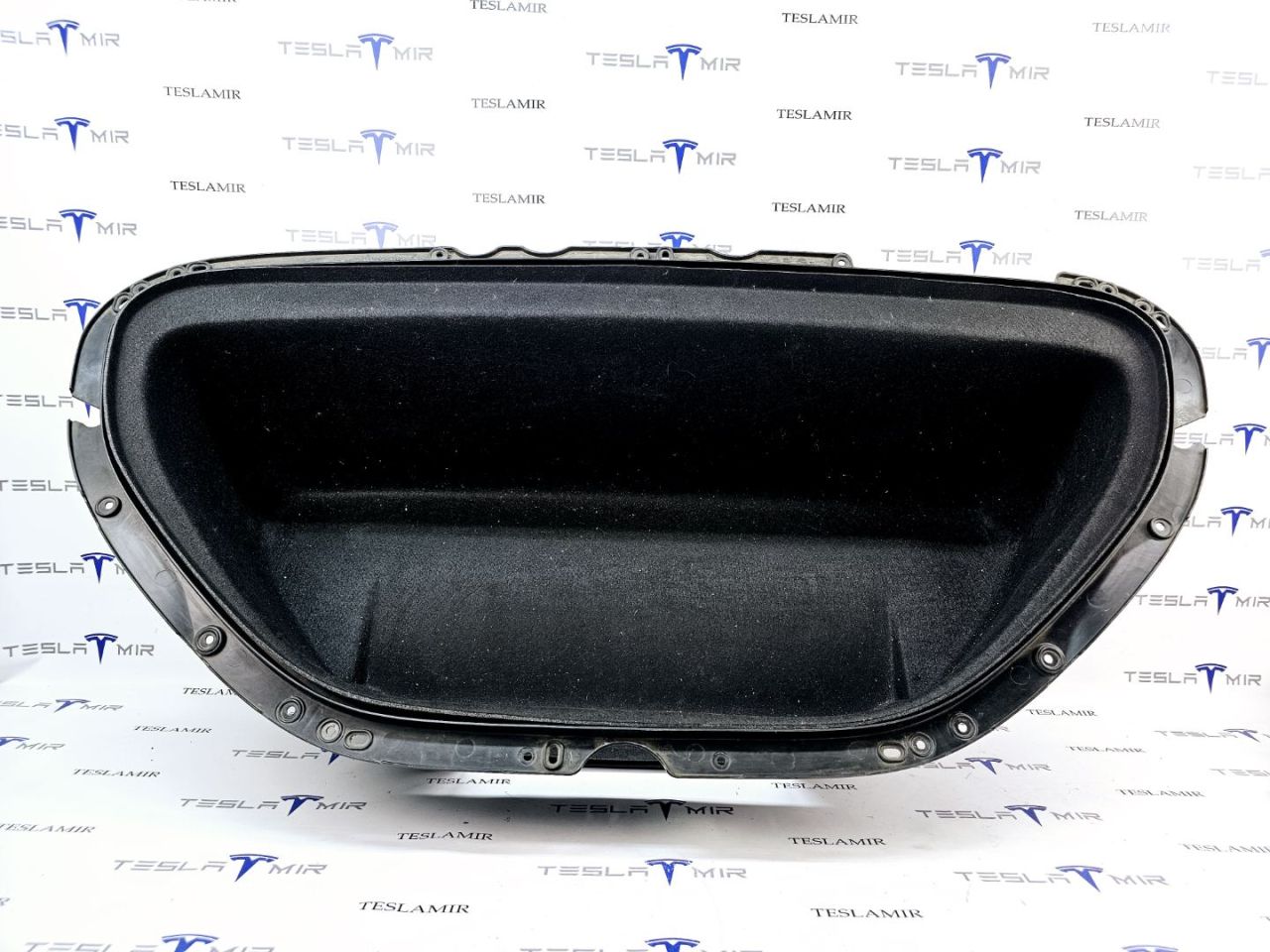 корыто пластиковое Tesla Model X 1 поколение 2018, 1048059-00, 1036223-00 - фото №1