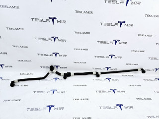 Патрубок системы охлаждения пластиковый передний правый Tesla Model 3 1 поколение 2019, 107757600, 1077577-00
