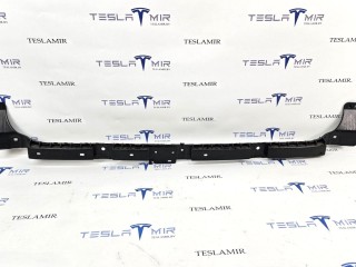 Кронштейн крепления бампера (центральный) задний Tesla Model 3 1 поколение 2020, 1121191-00, 1083994-00