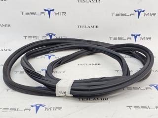 уплотнитель Tesla Model Y 1 поколение 2024, 1497681-00