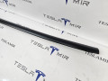 молдинг двери задней левой Tesla Model 3 1 поколение 2022, 1080745-00, 1080745-01 - фото №2