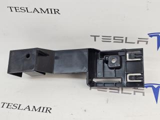 кронштейн передней панели (телевизора) Tesla Model 3 2 поколение 2024, 1711755-00