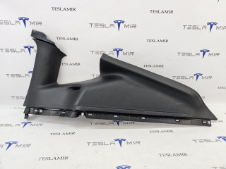 Накладка ремня безопасности стойки С правая Tesla Model Y 1 поколение 2022, 1494609-00, 1622253-98
