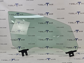 стекло двери передней правой Tesla Model X 1 поколение 2018, 1028823-00