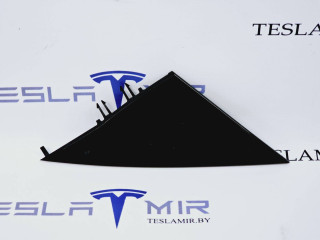 Накладка на зеркало (треугольник) правая Tesla Model 3 1 поколение 2020, 1130656-00