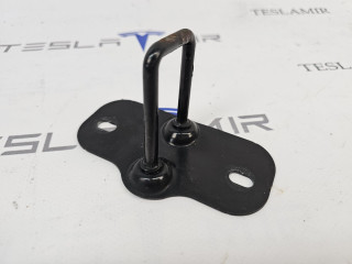 Петля (ригель) замка капота (одиночная) Tesla Model S 1 поколение [рестайлинг] 2018, 1059507-00