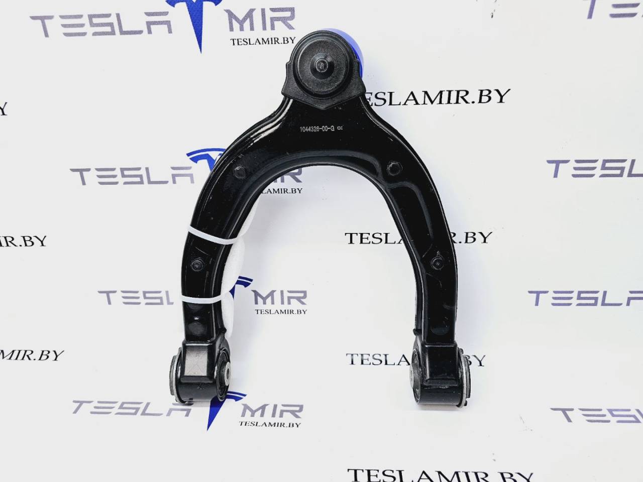 Рычаг верхний передний (подкова) правый Tesla Model 3 1 поколение 2020, 1044326-00 - фото №1