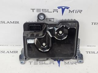 Блок управления BCM (бортовой сети) (Body Control Module) Боди Tesla Model Y 1 поколение 2024, 1569303-00, 1497327-00, 1866750-20, 1866750-20-B