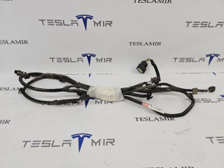 Электропроводка бампера заднего Tesla Model S 1 поколение [рестайлинг] 2018, 1004421-00, 1004421-04