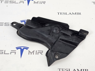 планка под капот Tesla Model 3 1 поколение 2022, 1081695-00