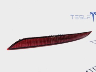 Катафот заднего бампера (отражатель) левый Tesla Model Y 1 поколение 2021, 1626226-00, 1495817-00