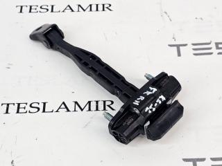 ограничитель открывания двери Tesla Model Y 1 поколение 2025, 1500682-00