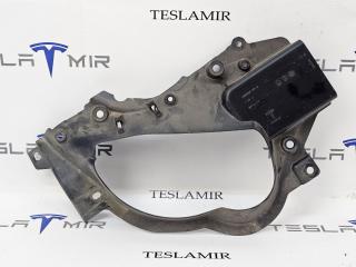 Накладка опоры (стакана) амортизатора левая Tesla Model S 1 поколение [2-й рестайлинг] 2022, 1606850-00