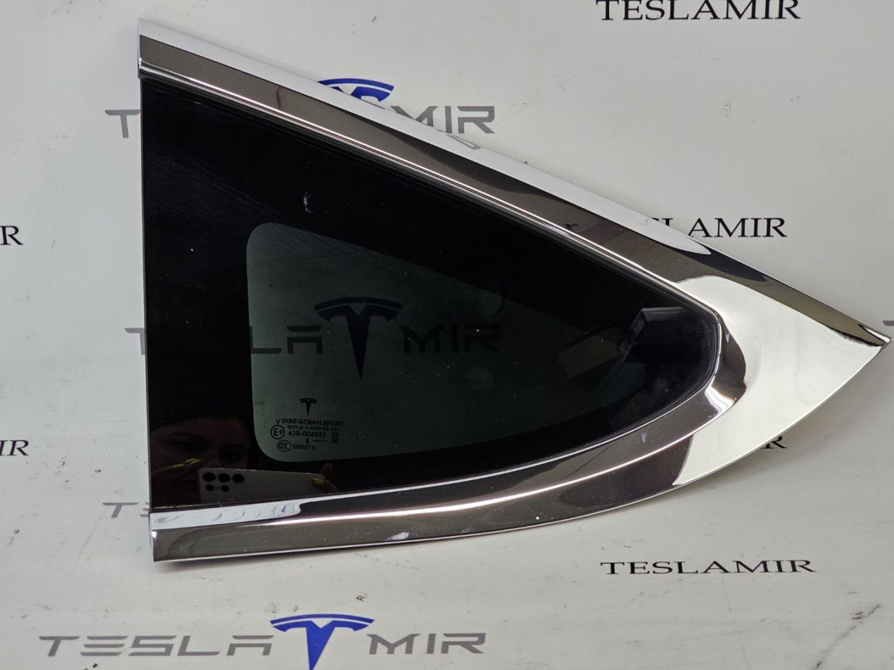 стекло кузовное боковое левое Tesla Model X 1 поколение 2018, 1034906-00 - фото №1