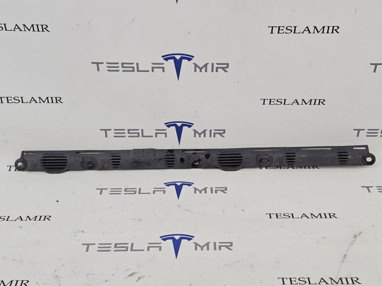 Накладка батареи высоковольтной боковая средняя Tesla Model X 1 поколение 2018, 1032385-00 - фото №1