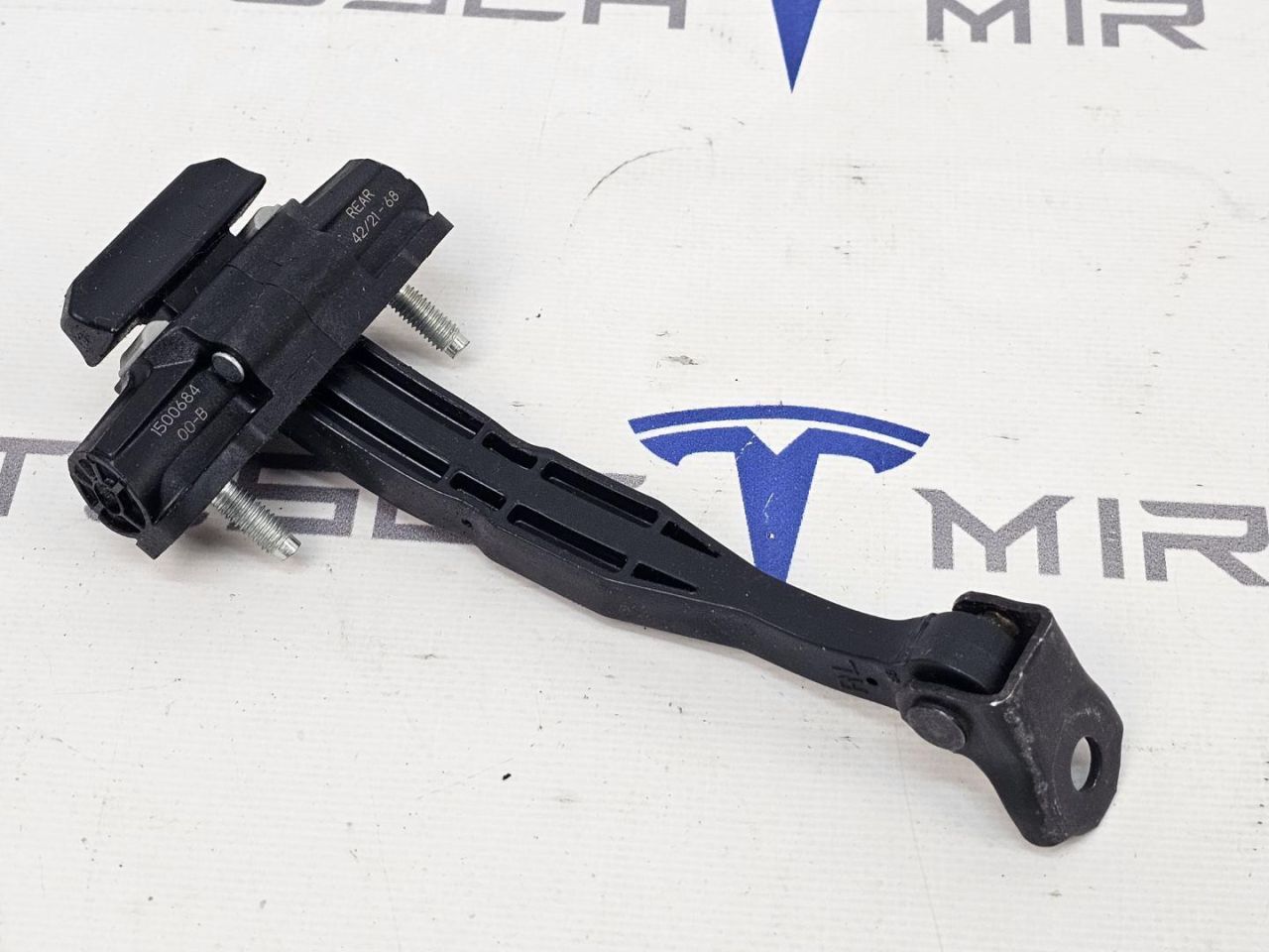 ограничитель открывания двери задней Tesla Model Y 1 поколение 2024, 1500684-00 - фото №1