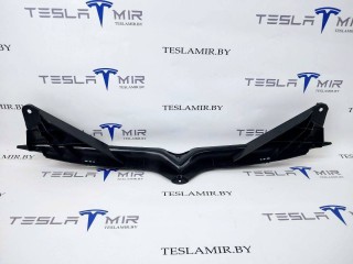 Кронштейн накладки (логотипа) V-образной гриля передний Tesla Model S 1 поколение [рестайлинг] 2020, 1062472-00