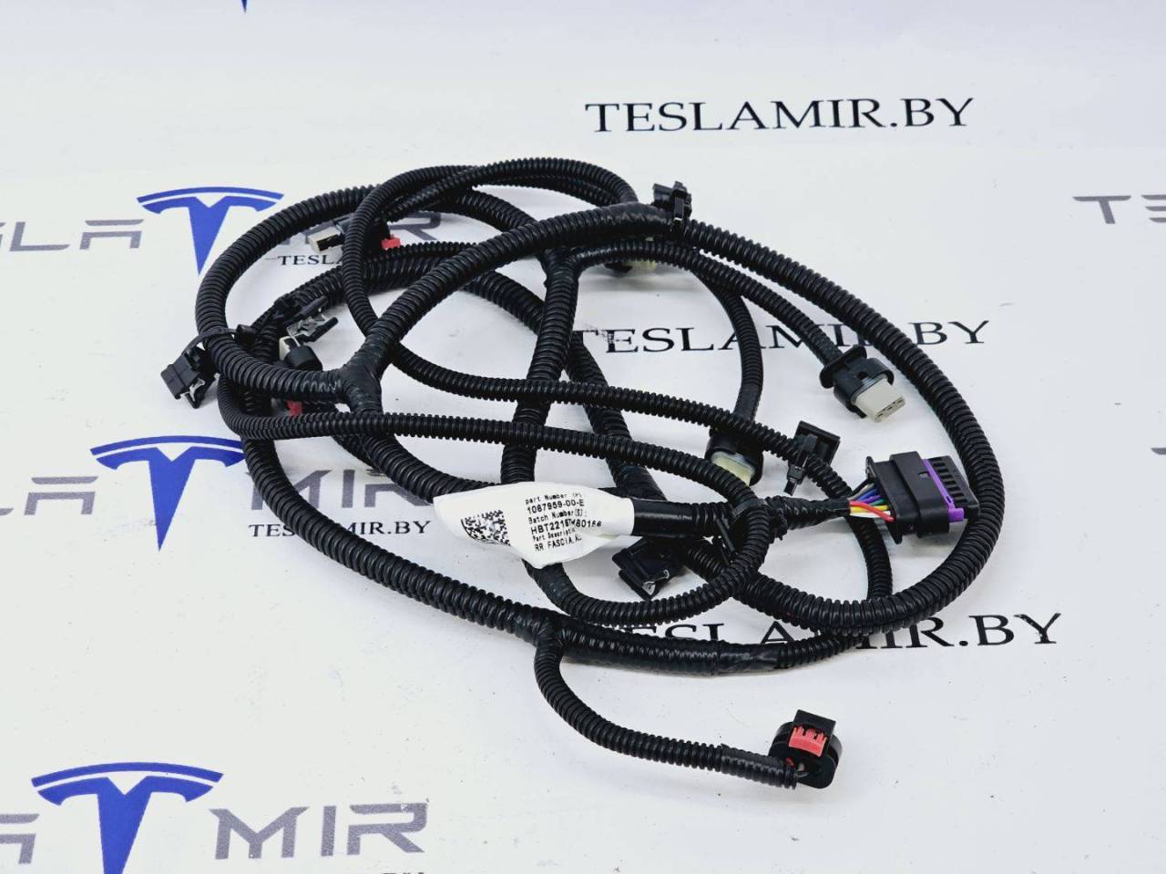Электропроводка бампера заднего Tesla Model 3 1 поколение 2022, 1067959-00 - фото №1