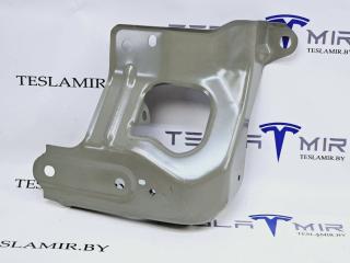крепление ( кронштейн ) крыла Tesla Model Y 1 поколение 2021, 1504589-S0