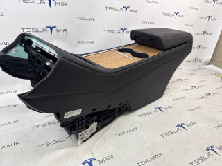 консоль салона Tesla Model Y 1 поколение 2024, 1111072-00, 1861594-00, 1755100-00, 1755515-00, 1880003-00