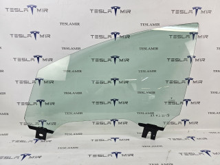стекло двери передней левой Tesla Model X 1 поколение 2018, 1028822-00