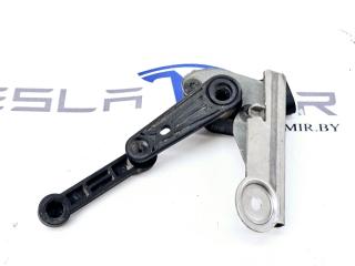 Датчик уровня пневмоподвески (положения кузова) передний левый Tesla Model S 1 поколение [рестайлинг] 2017, 1027941-00