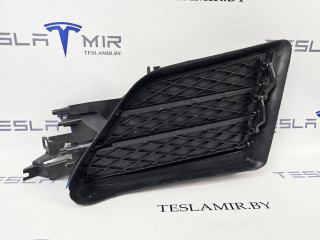 Люверс переднего бампера правый Tesla Model S 1 поколение [рестайлинг] 2018, 1058007-00, 1058008-00, 1058011-00, 1058012-00, 1058010-00