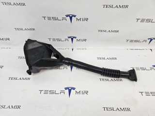 водосток крышки багажника Tesla Model X 1 поколение 2018, 1072420-00, 1060446-00, 1046658-00