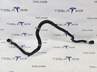 Шланг системы охлаждения заднего мотора Tesla Model Y 1 поколение 2025, 1077595-00