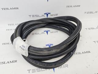 уплотнитель Tesla Model Y 1 поколение 2024, 1497681-00