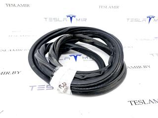 уплотнитель Tesla Model 3 1 поколение 2019, 1091069-00