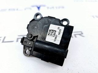 моторчик заслонки печки Tesla Model 3 1 поколение 2019, 1500640-00