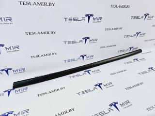 молдинг двери задней правой Tesla Model 3 1 поколение 2023, 1080748-00, 1080748-01
