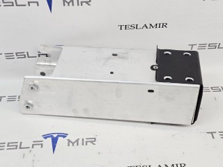 Удлинитель лонжерона (клык) левый Tesla Model 3 2 поколение 2025, 1683943-00