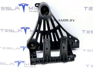кронштейн компрессора кондиционера Tesla Model 3 1 поколение 2023, 1673627-00, 1667014-00