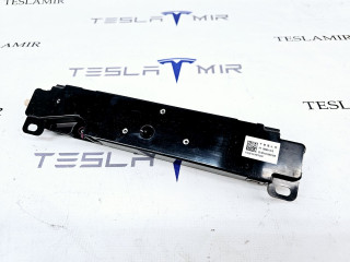 Антенна WI-FI Tesla Model 3 1 поколение 2022, 1585601-00