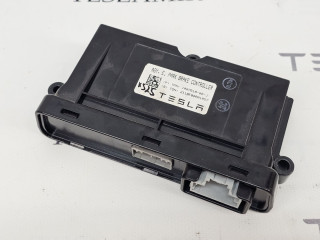 Блок контроля стояночного тормоза Tesla Model S 1 поколение [рестайлинг] 2018, 1007618-00