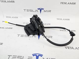 замок двери передней правой Tesla Model 3 2 поколение 2024, 1738945-00